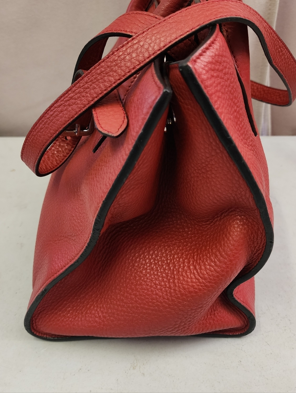 Authentic Prada Vitello Daino pebbled leather 2-way Bag With Digital COA - Picture 4 of 13